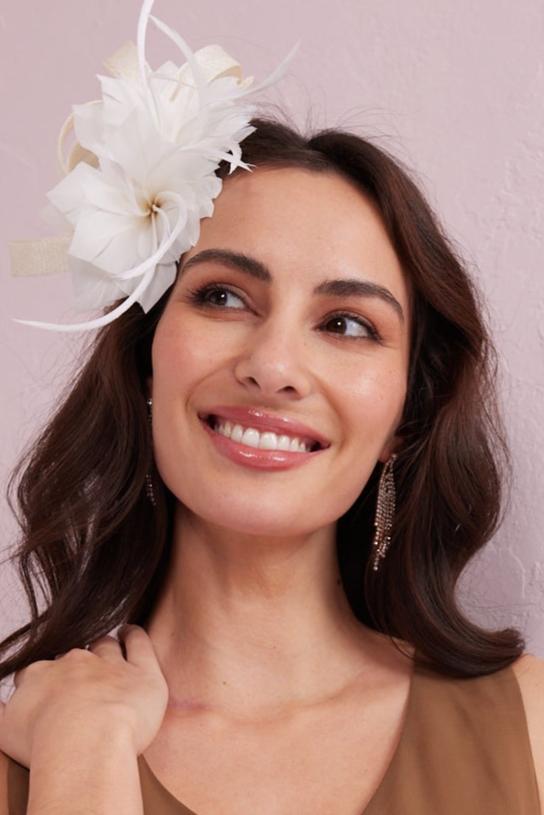 CORDELIA  Ivory Fascinator